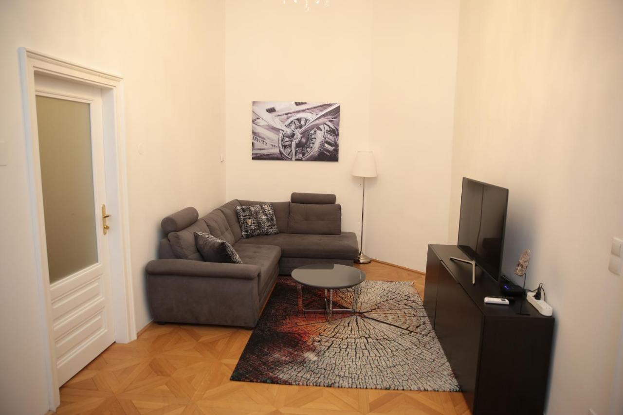 Heart Of Vienna- Next To Albertina Apartment