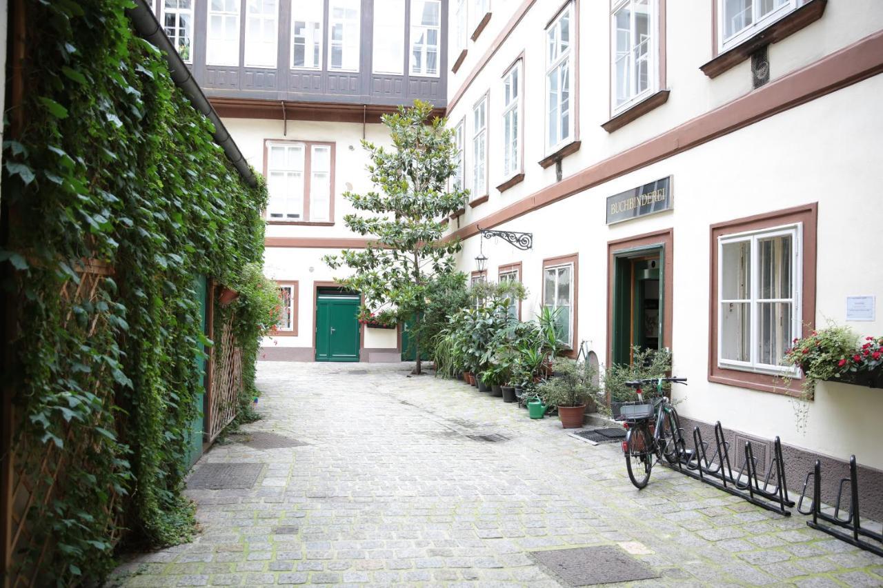 Heart Of Vienna- Next To Albertina Apartment